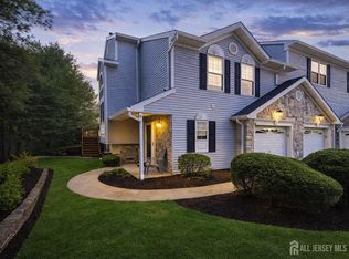 44 Rozalyn Ln, Laurence Harbor, NJ 08879