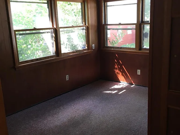 2221 Gross Ave NE — Photo 5