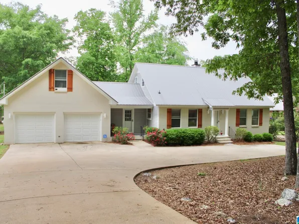 481 N Lakeshore Dr, Talladega, AL 35160
