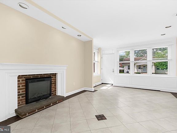 3rd image of 2243 Afton St