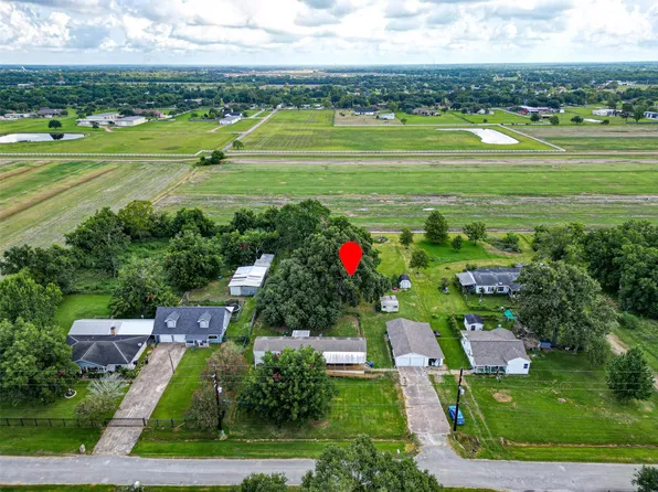 14330 Green Acres St, Crosby, TX 77532