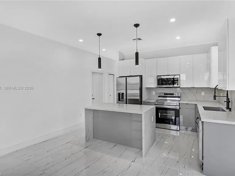 5045 Benton St — Photo 6