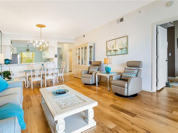 5th image of 7525 Stoneybrook Dr APT 915