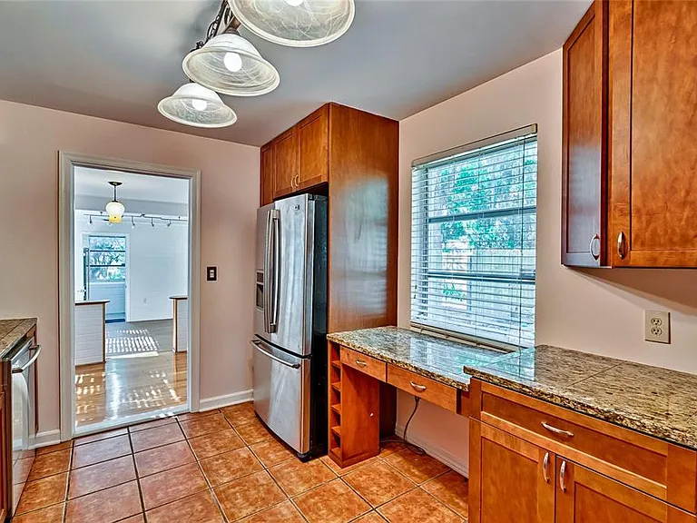 725 NW 33rd Ave — Photo 6