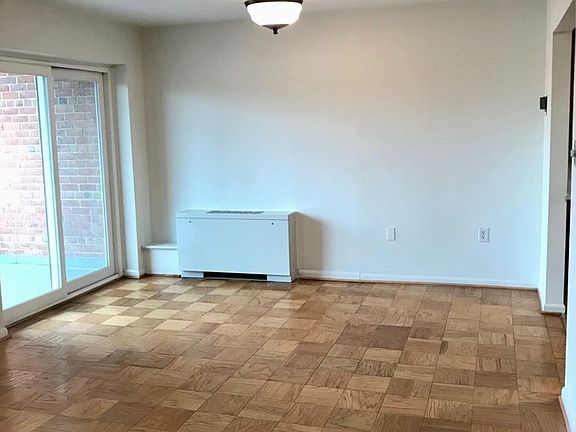 5th image of 4800 Chevy Chase Dr APT 505