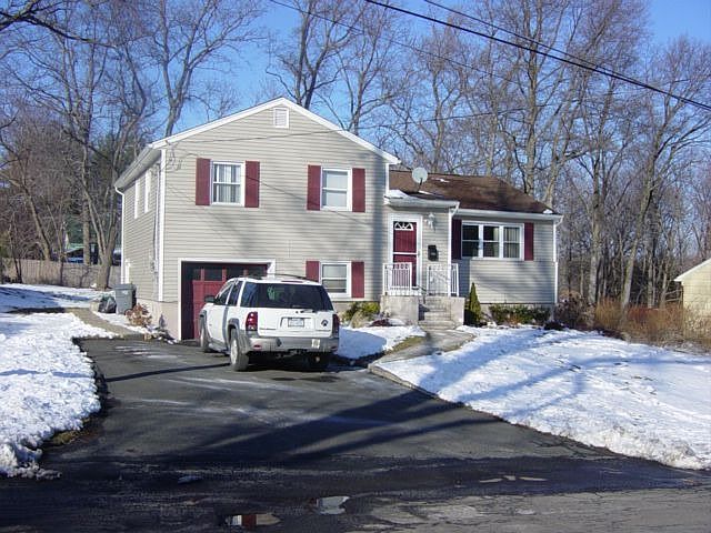 2nd image of 3 Sherman Dr