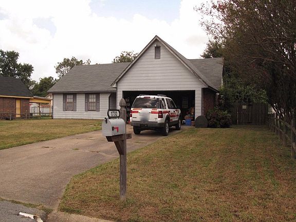 2nd image of 1732 Billings St