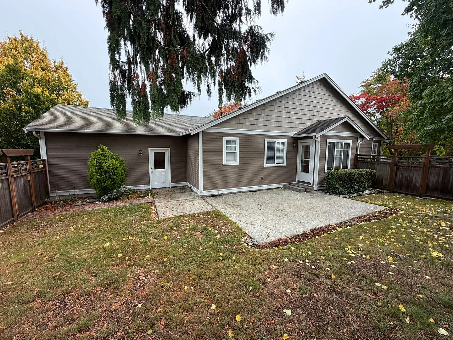 4602 Blakely Drive — Photo 2
