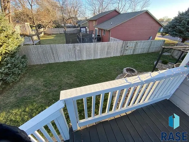 630 N James Ave — Photo 7