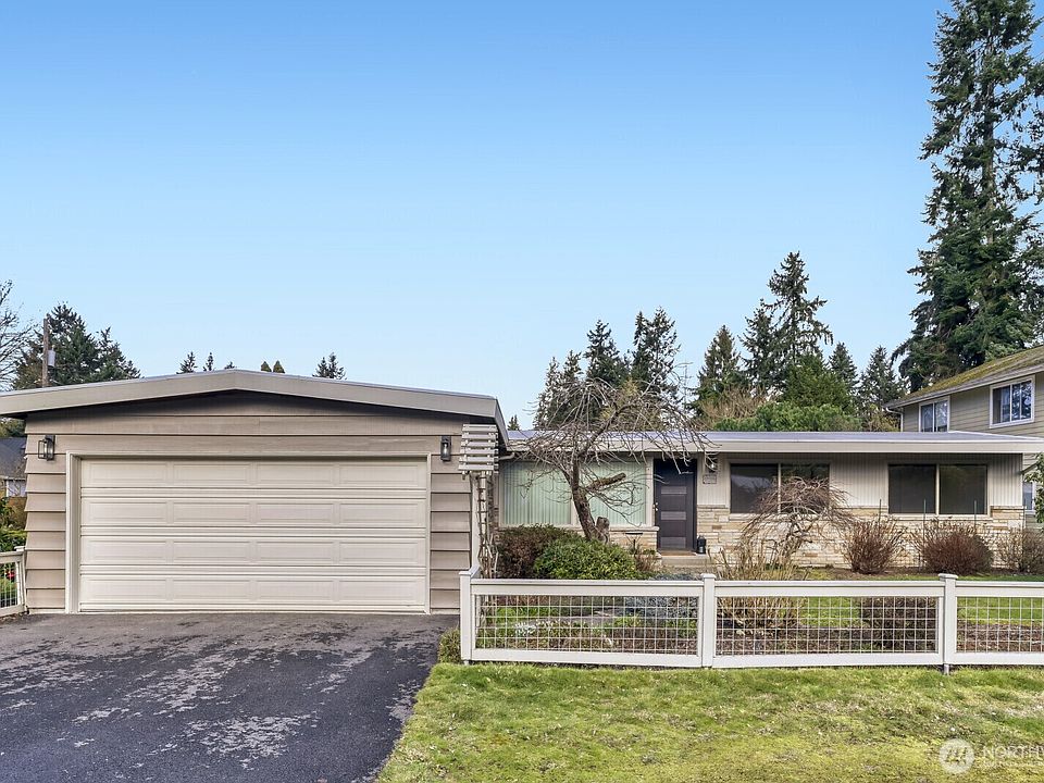 1st image of 15704 Interlake Avenue N