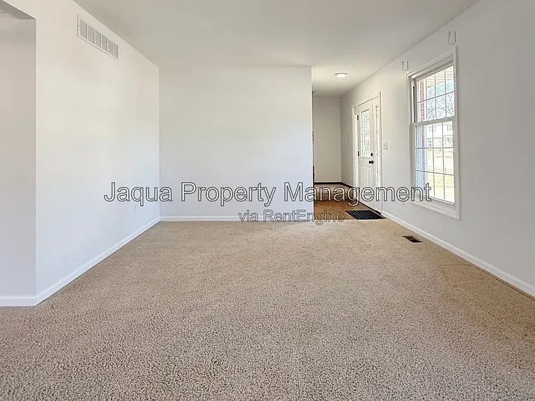 2383 Quincy Ave — Photo 4