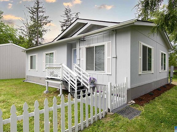3rd image of 46 Juan De Fuca Way