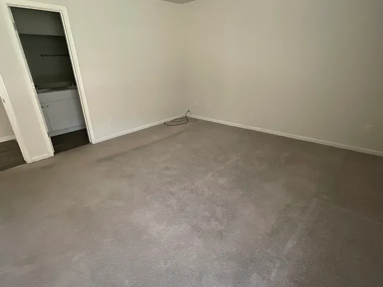 2405 Village Dr — Photo 20