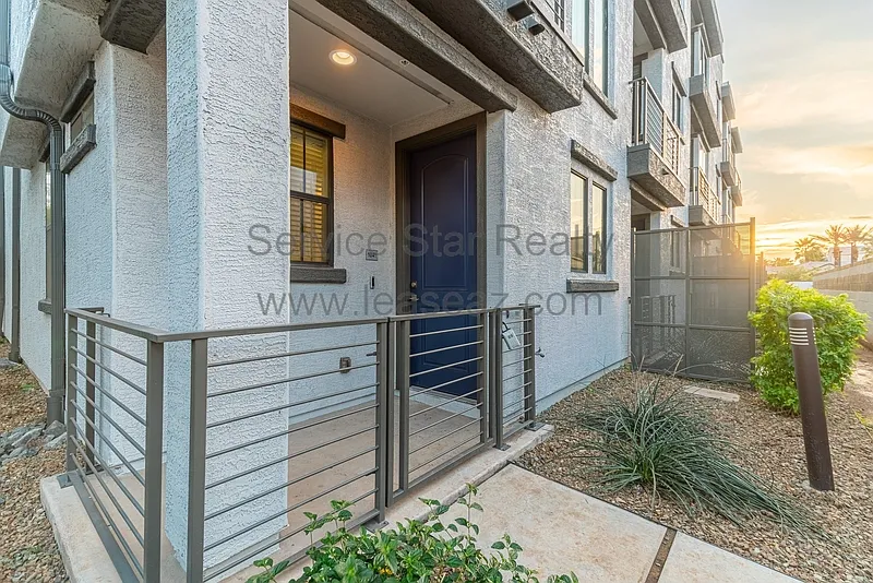 4 bed, 3.5 bath, 1779 sqft, $2,599 — Photo 3