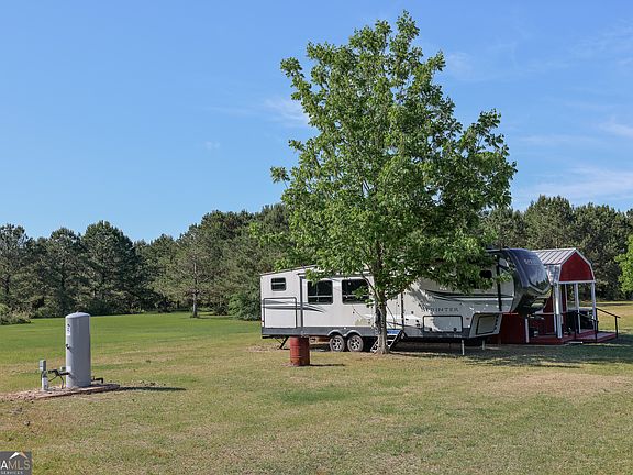 4th image of 2239 Brady Rd