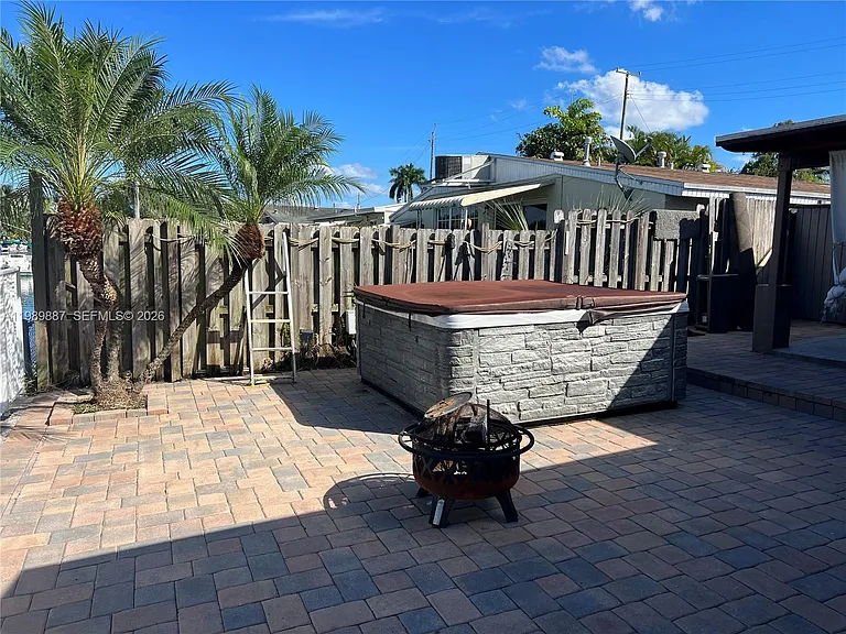 2713 Sherman St — Photo 4