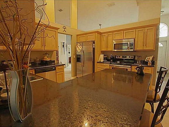 4th image of 2308 Oshawa Ct