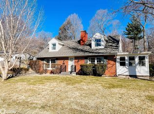 122 Greenwood Dr, Burlington, IA