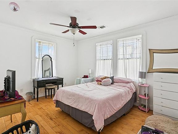 3rd image of 6312 Louis Xiv St