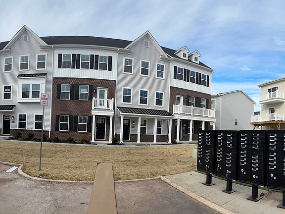 Front View
~picture taken on 12/12/2025