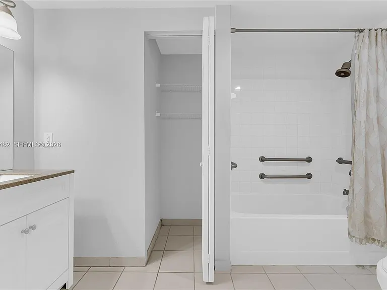 2400 E Preserve Way #101 — Photo 9