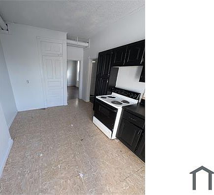 1st image of 112 W Courtois St