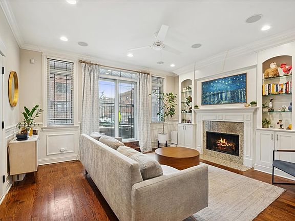 4th image of 858 W Diversey Pkwy #1W