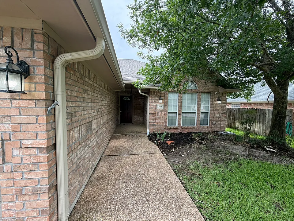 1708 Gray Stone Dr