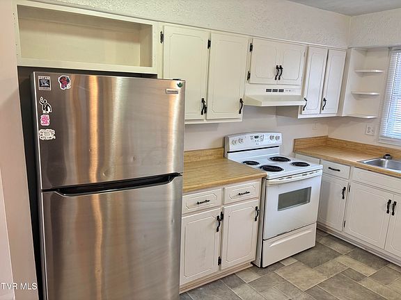 4th image of 107 N Creek Dr #12