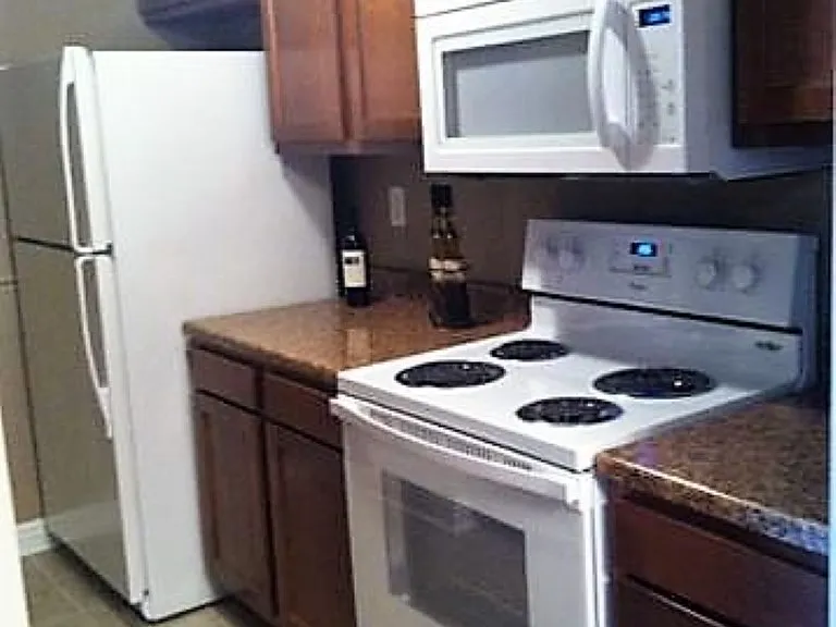 9 Hidden Park Dr #4 — Photo 8