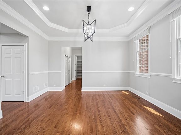 4th image of 40 Wood Oaks Dr