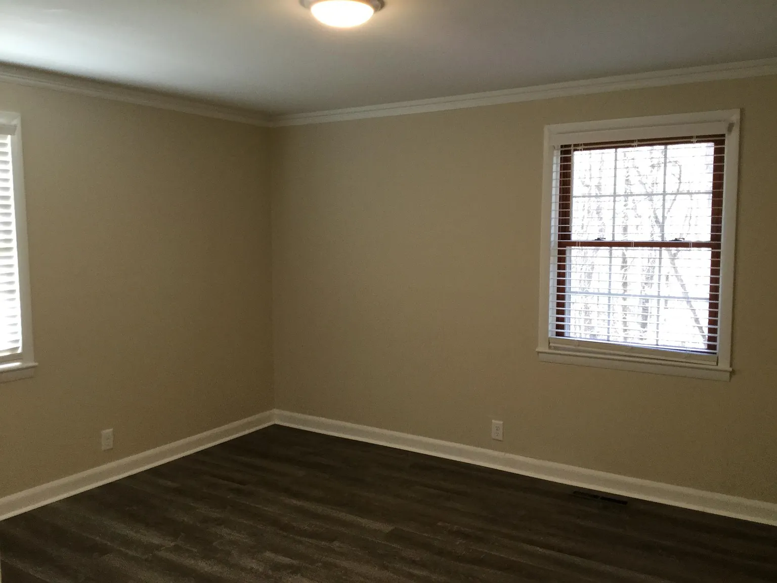 4407 N Highway 101 — Photo 3