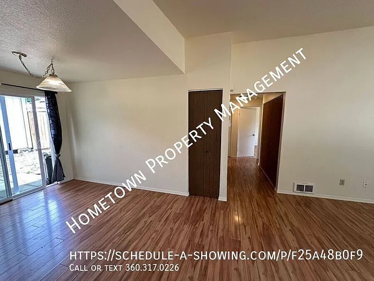 717 Lucerne Ln SE — Photo 5