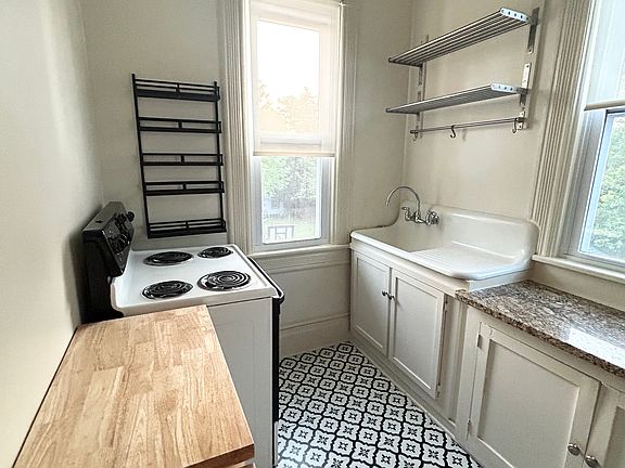 4th image of 1118 E Gadsden St Unit B