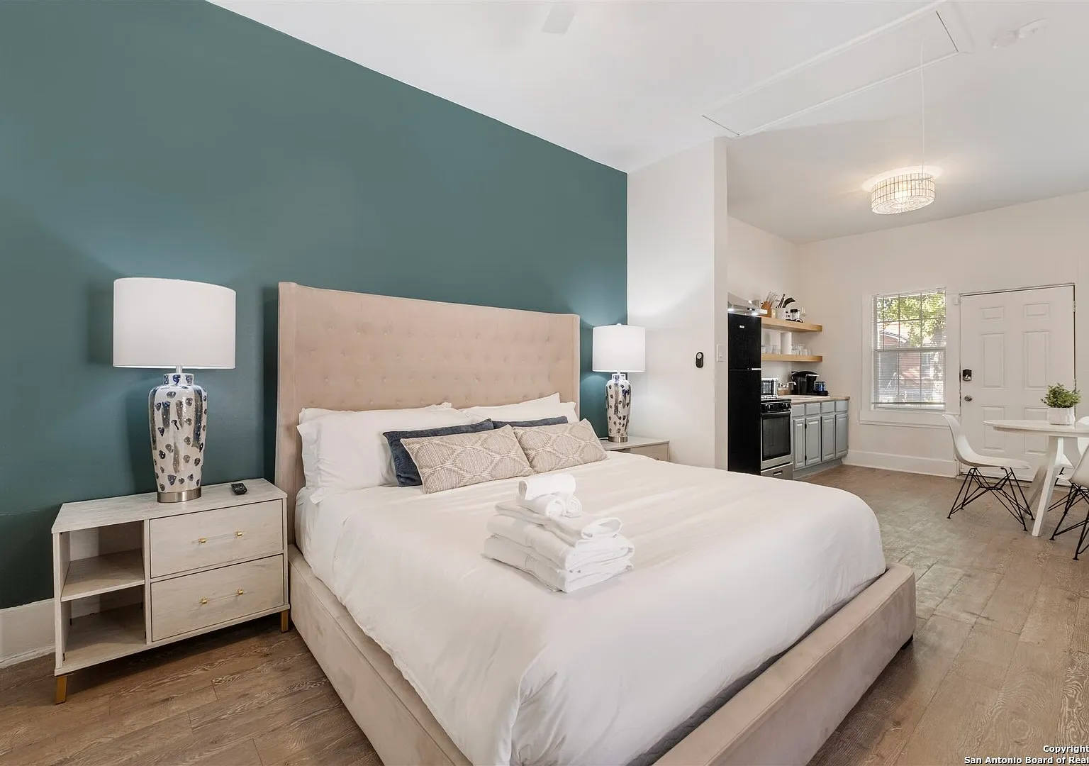 302 East Cevallos Street - 2 — Photo 1