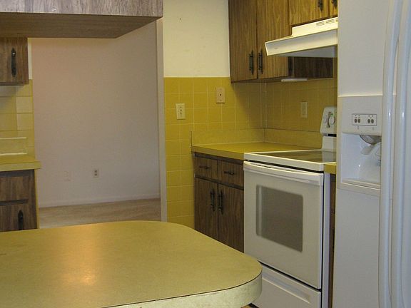 2nd image of 1044 Concord Dr W