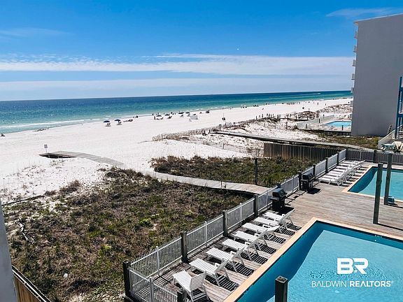 4th image of 1129 W Beach Blvd #303