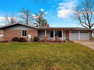 9524 Carnival Dr, Saint Louis, MO 63126