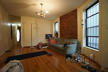 Rented by Rennit Inc.