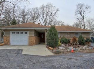 824 Rogers Rd, Gurnee, IL 60031