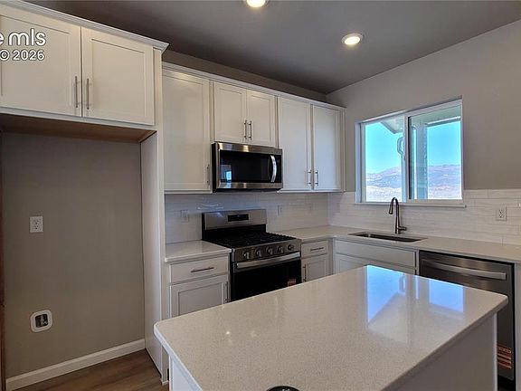 4th image of 218 N Olympian Dr