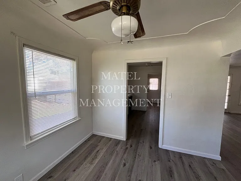 548 Esgar Ave — Photo 5