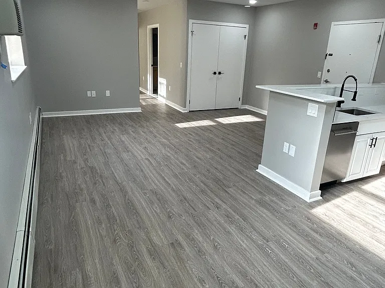 Austin Manor Apartments — Photo 25
