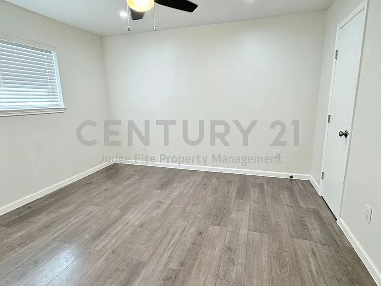 5010 San Jacinto St #201 — Photo 8