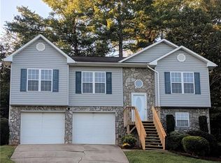 2623 Henderson St, Hudson, NC 28638