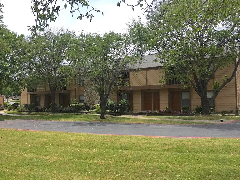 Apple Creek Apartments — Photo 6