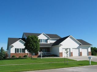 67 Desiree Dr, Grand Forks, ND 58201