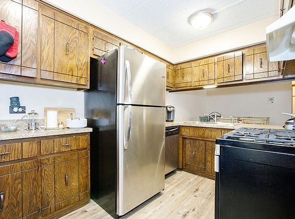 3rd image of 7531 175th St APT 412