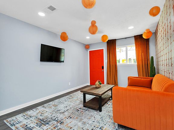 4th image of 3339 Simmons St Unit 1