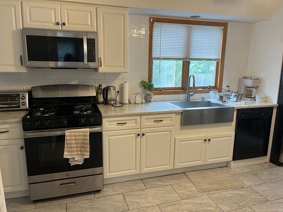 1st image of 54 Pitt St #1